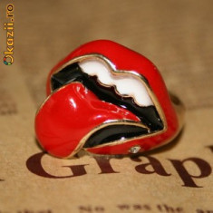 inel limba - logo-ul Rolling Stones foto