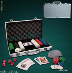 POKER SET 300 DE JETOANE IN SERVIETA DIN ALUMINIU foto