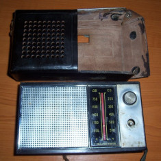 RADIO QUARTZ 404 , FUNCTIONEAZA .