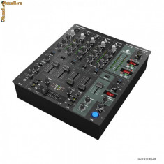 Mixer Audio Behringer DJX750 (aproape nou) foto