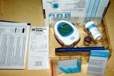 GLUCOMETRU aparat de masurat glicemia foto