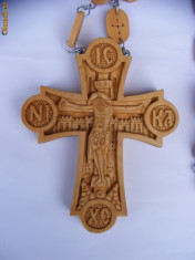 Cruce pectorala cu lant de lemn sculptata manual in lemn de par foto