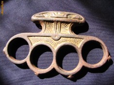 Pumnal (box) vechi foto