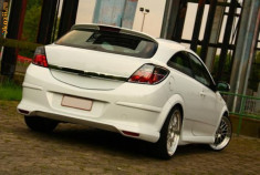 Vand prelungire bara spate Opel Astra H GTC OPC line foto