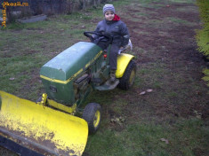 tractoras john deere cu lama zapada foto