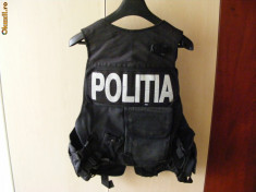 Vesta multifunctionala Politia , interventii DIAS , cu toc pt.pistol , statie emisie -receptie , catuse , spray lacrimogen , telefon , etc. foto