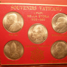 5 Medalii : PAPII intre 1939-1982 - metal argintat ,set suvenir