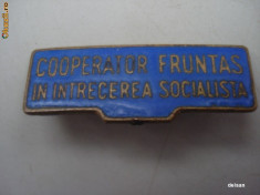 Insigna - Cooperator fruntas in intrecerea socialista foto