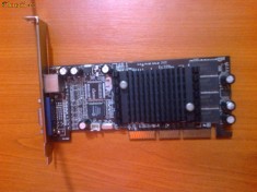 Placa video 32 Mb + TV OUT foto