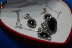 Set de argint 925 inel , cercei,lantisor, medalion /pandantiv, cu piatra onix neagra,+cutie inima, NOU foto
