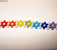 Bratara flori curcubeu handmade din margele de nisip (seed beads) foto