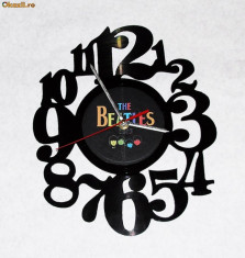 Ceas de perete handmade - disc vinyl / vinil - model Beatles F foto