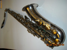 Saxofon tenor Si bemol Arta Guban foto