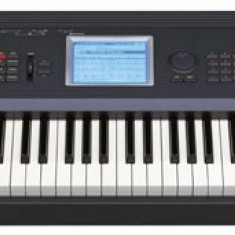 vand korg triton extreme 88 cu moss incorporat si tocul ei original.clapa este full si arata impecabil 0735161158 schimb cu 5-6 octave + diferenta