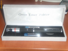 LASER POINTER VERDE 500 mw CU CAP CE OFERA PRIN ROTIRE O PROECTIE 3D ,COD CN 188 foto