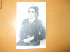 Carte postala cercetasi uniforma femeie cravata bereta foto