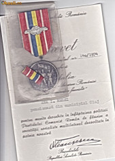 Medalia 30 de ani de la eliberarea Romaniei de sub dominatia fascista+husa+BREVET foto