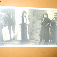 Carte Postala Port popular costum romanesc femeie poarta Die Dorfschonste in Szelistye Saliste Siebenburgen