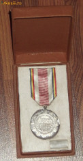 Medalie a XXV a aniversare a eliberarii patriei-cu cutie foto