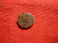 Moneda Romana bronz -d= 1,6 cm -probabil Hadrianus foto