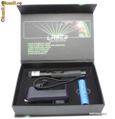 Laser / Lasere Verde Pointer 500 MW ( 500mw ) 532 nm Cu Acumulator Si Punct Reglabil foto