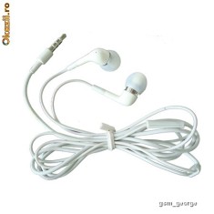 CASTI IPHONE 5 HANDSFREE APPLE IPAD CULOARE ALBA MUFA 3.5mm JACK - au buton de raspuns/inchis apelul CU DOPURI (intrauriculare) PRODUS NOU IN CUTIE foto