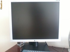 Unitate centrala + monitor foto