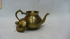 Ceainic mic din bronz foto
