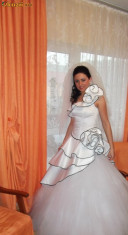 VAND ROCHIE DE MIREASA model 2011 .pret de achizitie 3000 ron , foto