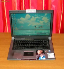 Laptop ASUS F5 ENTERTAINMENT SYSTEM foto