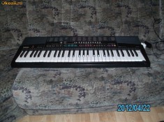 SUPER PRET- VAND ORGA YAMAHA PSR 215 foto