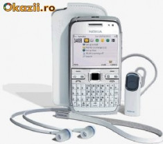 VAND/SCHIMB Nokia E-72 White ca nou-impecabil handsfree,casti,husa de piele,incarcator,cablu de date + cutie foto