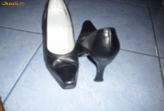 pantofi dama piele mas 35dar merg si la 35,5 sau 36, firma COMOD, toc de 8 cm, piele ext /int, foto