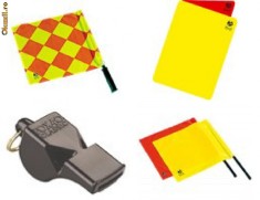 accesorii arbitru (fluier, fanion, cartonase, moneda, cartonase de notat) foto