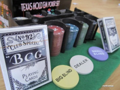 Set poker complet in cutie metalica PCS (Texas Hold &amp;#039; Em) 200 jetoane cu inscriptie euro + doua pachete de carti foto