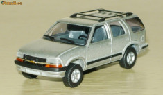 macheta 1:87 Busch (similar Herpa) Chevrolet Blazer, argintiu H0 foto