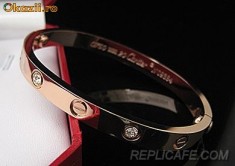 Bratara Cartier Love placata cu aur si 4 diamante atificiale pret negociabil foto
