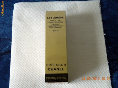 Fond de ten Chanel-reducere !!!!!!!!!!!!! foto