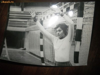 Foto alb negru portarita handbal echipa nationala Romania foto