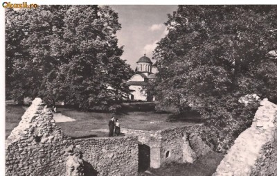 Ilustrata-Curtea de Arges-Biserica domneasca si ruinele palatului domnesc foto