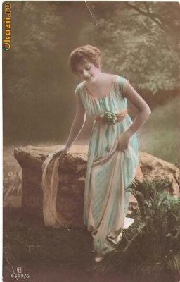 T FOTO 52 Romantica -Tanara simpatica - antebelica -scrisa de Sophia , D-lui Ionel Ardelean , Student foto