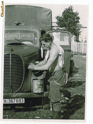 3976 - Romania WW II - Camion si militar 1941 - real foto - unused - 9 / 7 cm foto