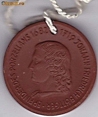 Medalie din portelan de Meissen,alchimistul Johann Friedrich Bottger foto