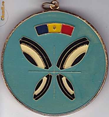 Medalie cu tricolor si fluture stilizat (?) foto