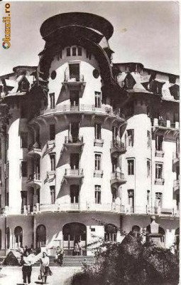 CP204-67 Govora -Sanatoriul balnear -Pavilionul central -RPR -carte postala, circulata 1965 -starea care se vede foto