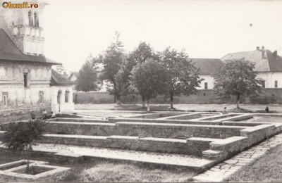 B26813 Timis Manastirea Strehaia zidurile palatului Domnesc foto