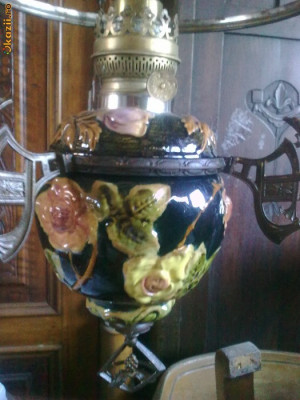 LAMPA DE TAVAN DIN MAJOLICA FOARTE VECHE. foto