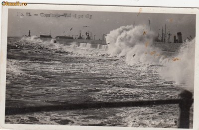 B35027 Constanta Valuri pe dig foto