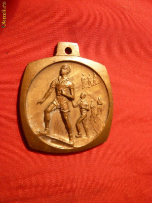 Medalie - CROS - Interbelica , cu toarta foto