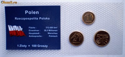 5.317 POLONIA SET 3 MONEDE UNC IN FOLDER 1G 2004, 2G 2003 5G 2005 foto